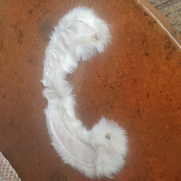 Classic Vintage Elegant White Mink Fur Collar With Fur w Clasp Closure - Picture 3 of 6